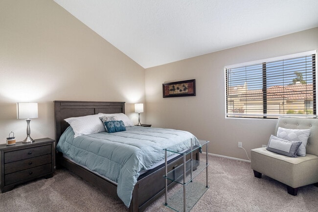 Building Photo - 41451 Kansas St