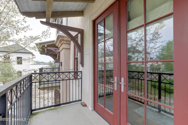Primary Photo - 605 Silverstone Rd