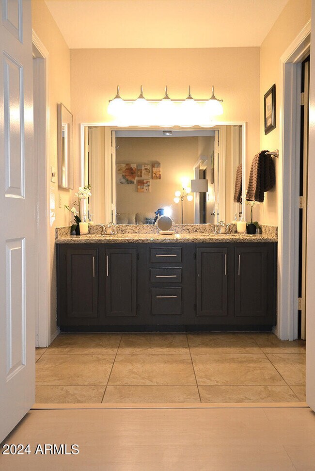 Building Photo - 9550 N 94th Pl