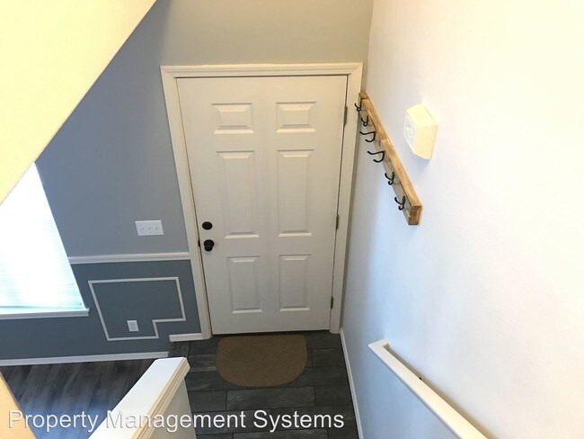 Building Photo - 19195 SE Yamhill St