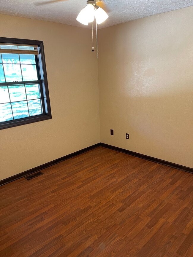 Building Photo - Available July 25th!!! No showings until June 1st