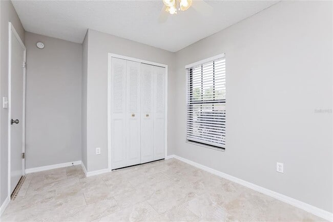 Building Photo - 231 Lago Vista St