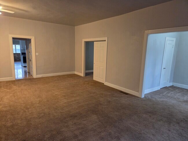 Building Photo - 1250 E 100 S