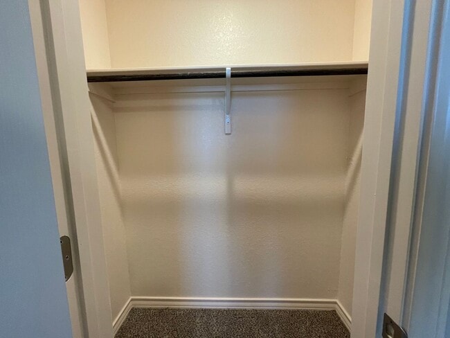 Building Photo - Townhome for rent