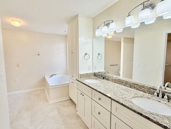 Building Photo - Spacious 3-Bedroom Home Near NAS Whiting Field