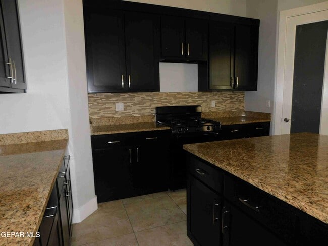 Building Photo - 13025 Birds View Cir