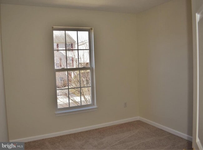 Building Photo - 1481 Pangbourne Way