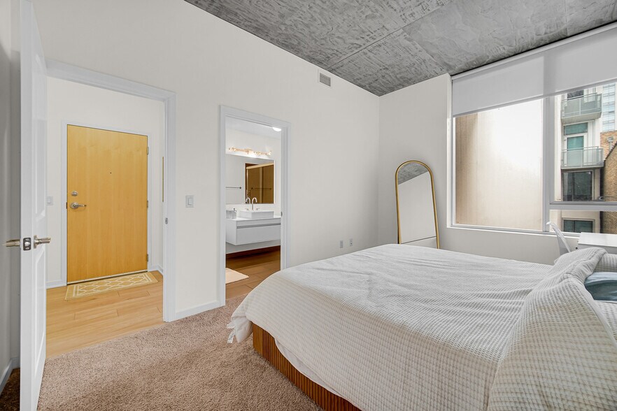 Building Photo - 1345 S Wabash Ave