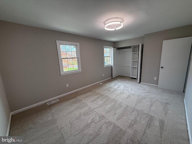 Building Photo - 4924 McFarland Dr