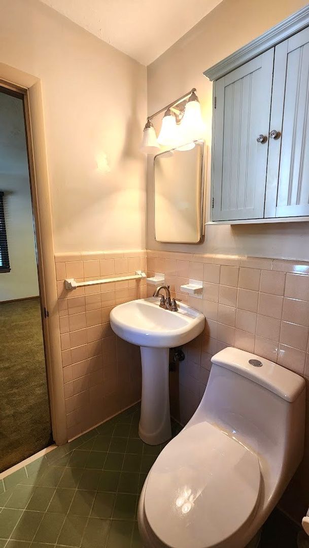 Building Photo - 3 Bed 1.5 Bath in the Coronado Heights 2nd Addn NW OKC