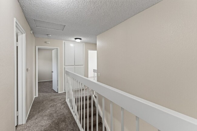 Building Photo - Canyon Crest Home