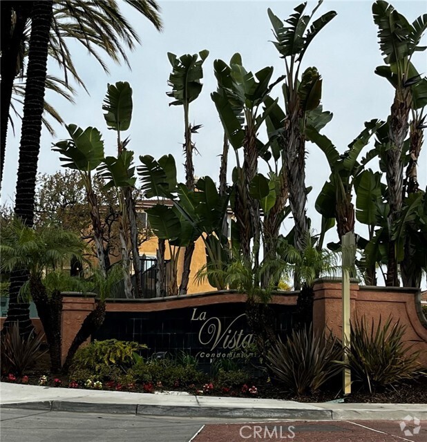 Building Photo - 30902 Club House Dr