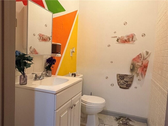 Building Photo - 962 Atwells Ave