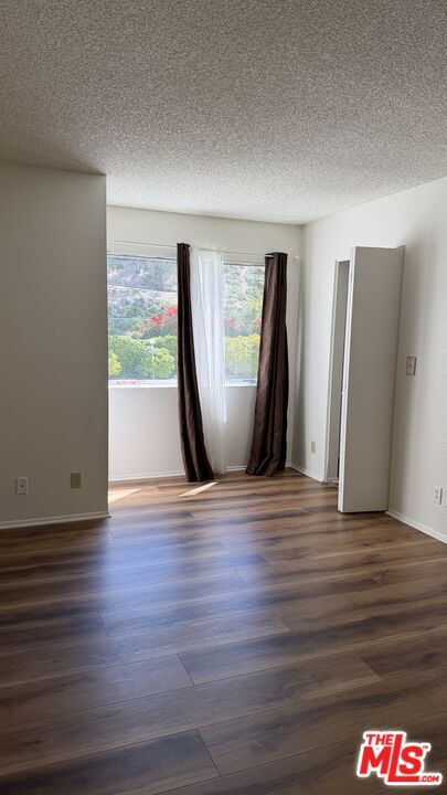 Building Photo - 4260 Vía Arbolada