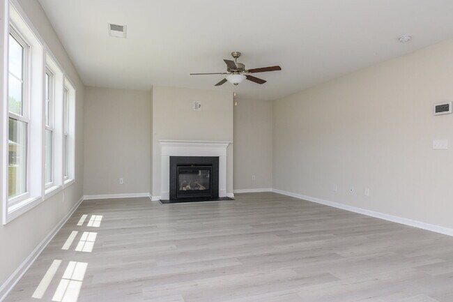 Building Photo - Elegant 4 Bedroom, 2 Bathroom Home with Modern Finishes & Open-Concept Living $2,150/mo rent