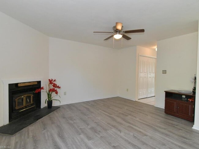 Building Photo - HILLTOP AREA FOR RENT!