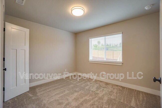 Building Photo - 2351 E Otter Lp