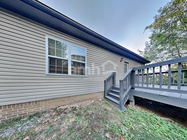 Building Photo - 1409 Napa Pt W