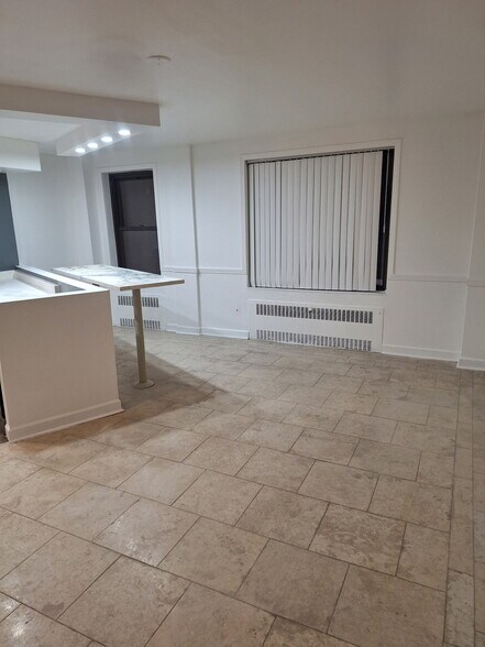 Building Photo - 7363 S South Shore Dr