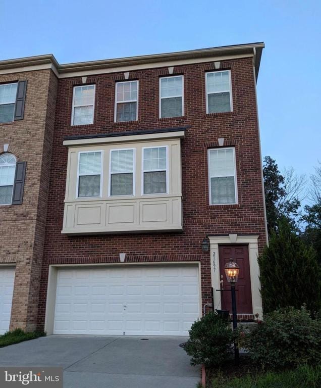 Building Photo - 21697 Loganberry Terrace