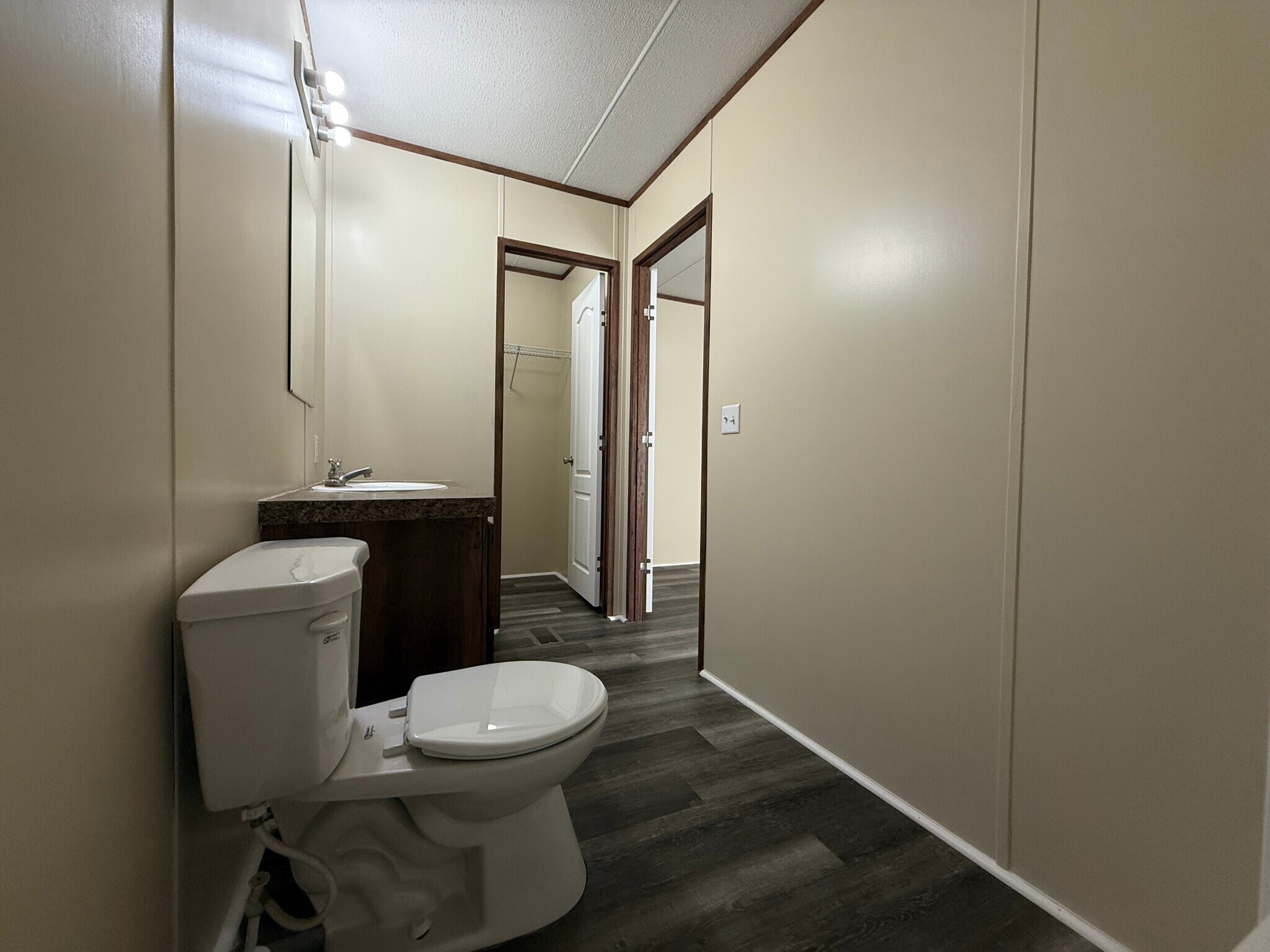 Building Photo - 709 N Collins Fwy