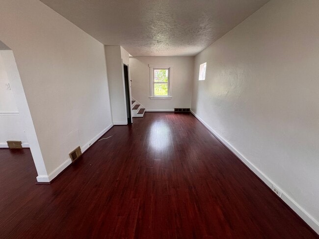 Building Photo - Pittsburgh - 4 Bedroom 2 Bathroom - Recent...