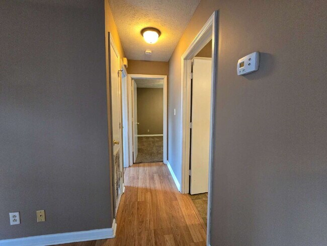 Building Photo - 277 Dunbar Cave Rd