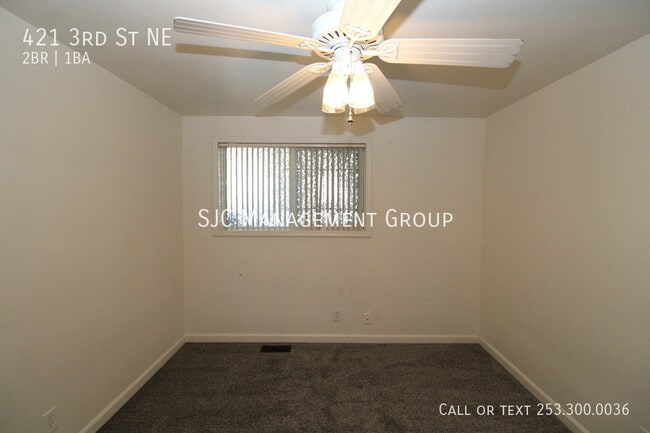 Building Photo - 421 3rd St NE