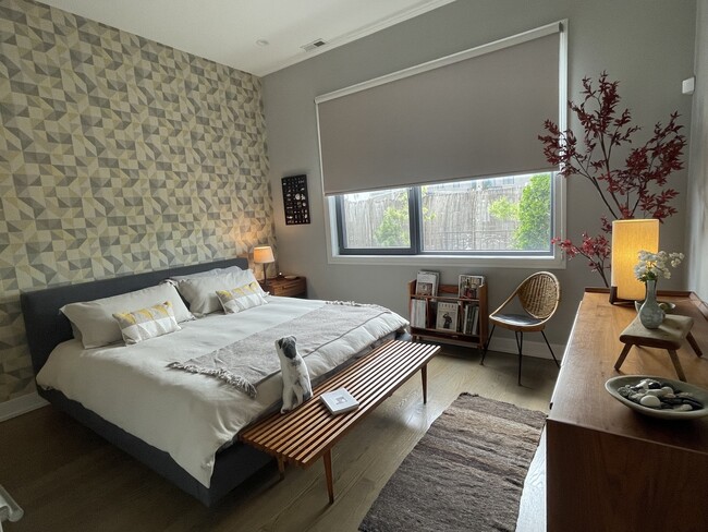 Building Photo - 2848 N Damen Ave