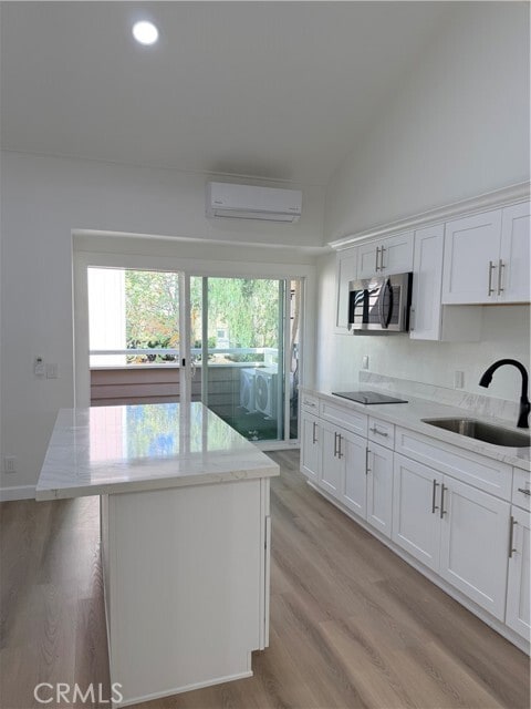 Building Photo - 23551 Ave La Caza