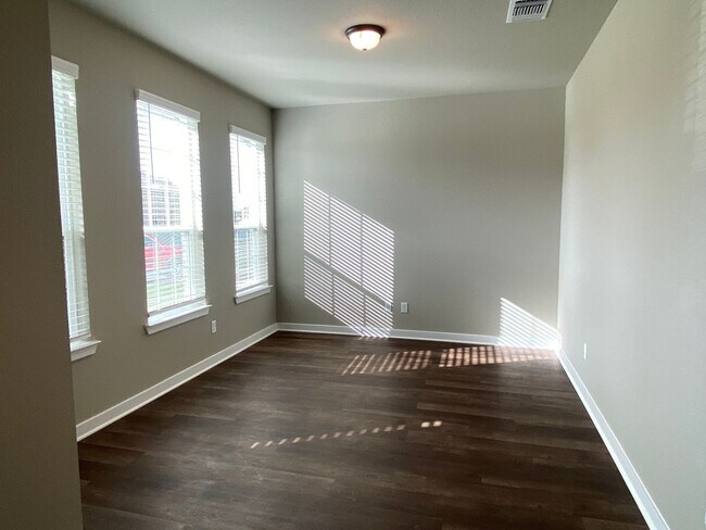 Building Photo - 3 BEDROOM, PLUS OFFICE, BELTON ISD