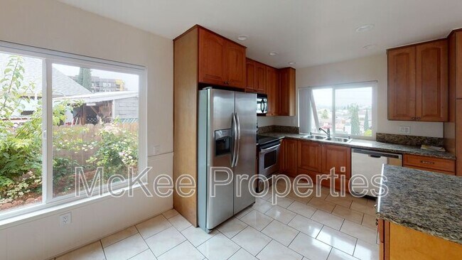 Building Photo - 5895 Alta Vista Ave