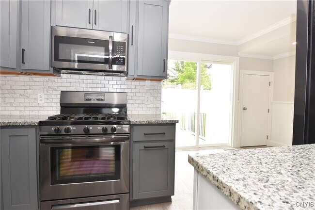 Building Photo - 1401 Woodbury Dr
