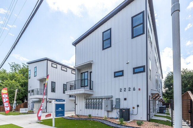 Building Photo - 2230 Shea Rd