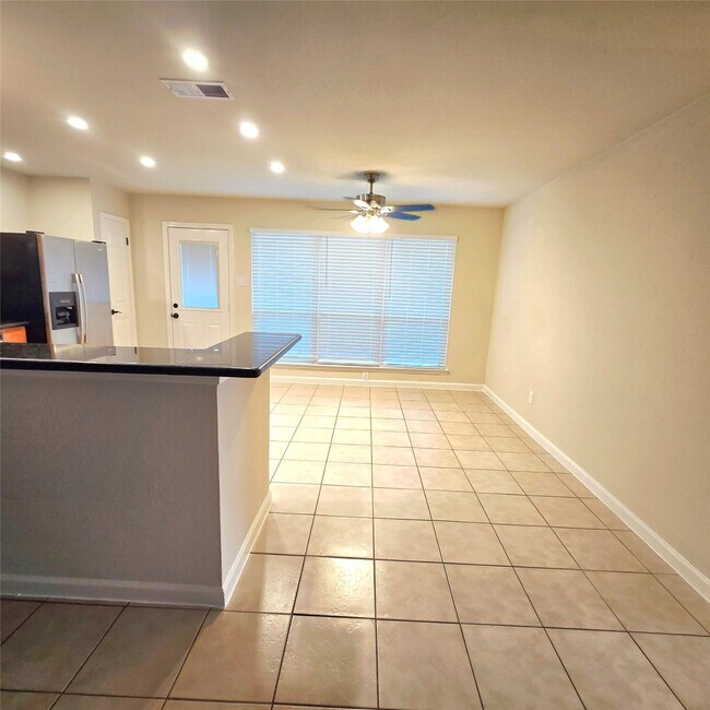 Building Photo - 3722 Westheimer Pl Dr