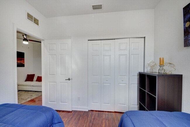 Building Photo - 10342 Wellington Parc Dr