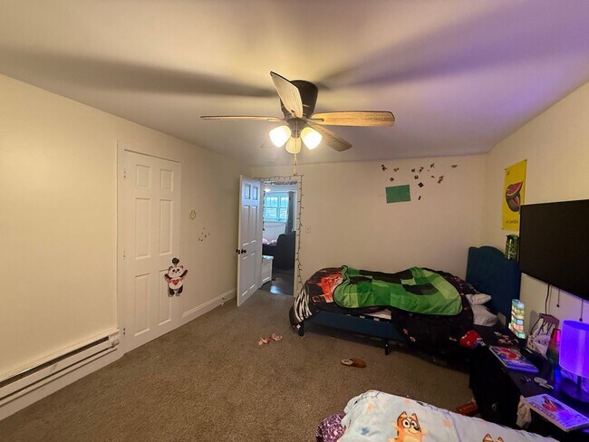 Building Photo - 250 6th Ave N