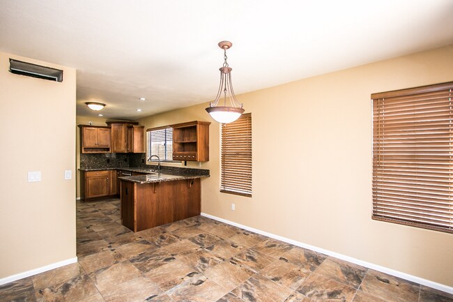 Building Photo - 4BR/2.5 BA. Located in the Desert Ridge