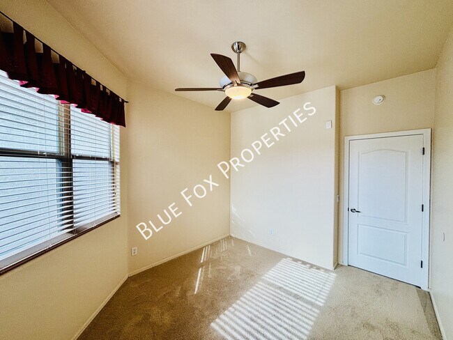 Building Photo - 7910 W Little Eagle Ct