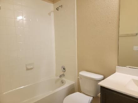 Building Photo - 409 Sabina Dr