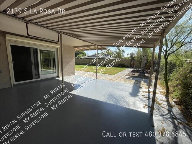 Building Photo - 2139 S La Rosa Dr