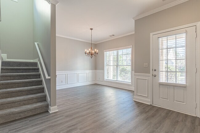 Building Photo - A MUST SEE IN SUGAR HILL!!!