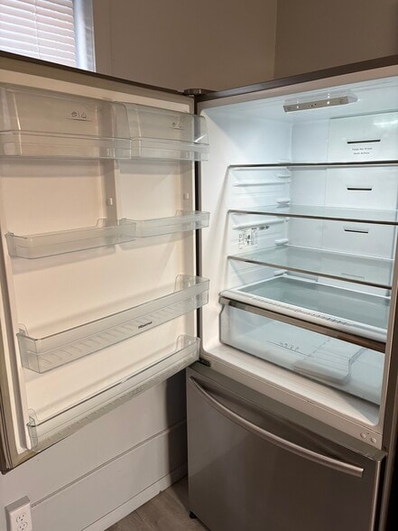 Building Photo - 637 Prangley Ave