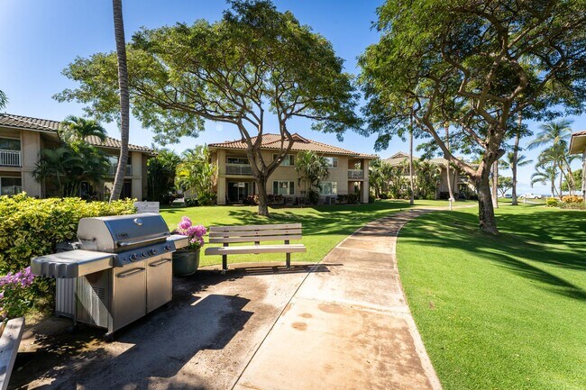 Building Photo - Beautiful Renovated and Furnished 2 bed/2 bath, walk to the beach