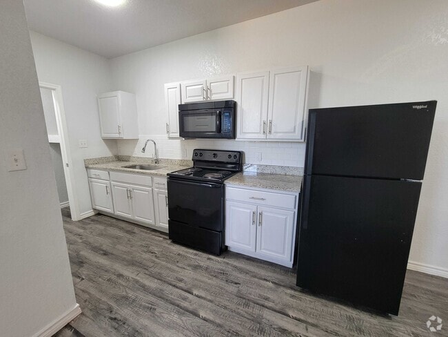 Kitchen - Swaying Oaks