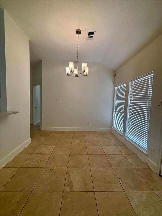 Building Photo - 7815 Log Hollow Dr