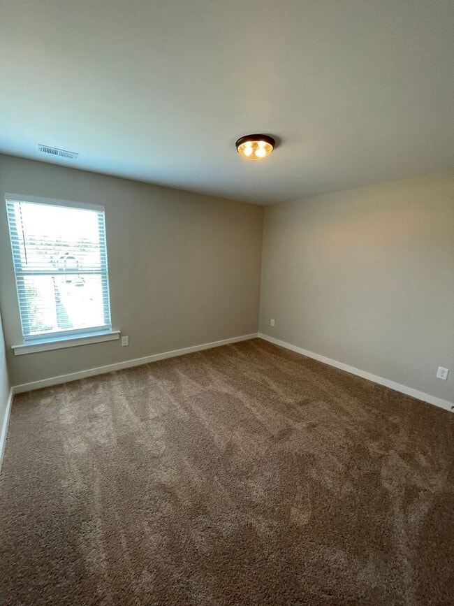 Building Photo - Home for Rent in Calera, AL!!! View with 48 Hours Notice!