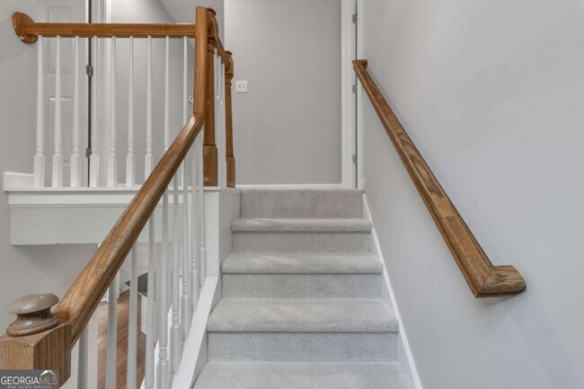 Building Photo - 3633 Elinburg Cove Trail NE