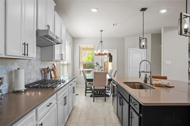 Building Photo - 2093 Almassera Dr
