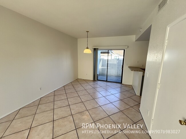 Building Photo - 3/2 Chandler Townhome *NEW* Paint & *NO* C...